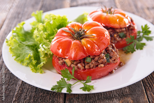 baked tomato with beef