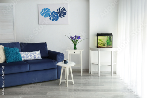 Schilderij op canvas Interior of room with beautiful aquarium