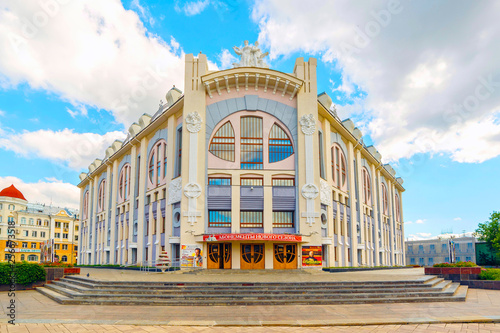 The Samara State Philharmonic is a state cultural institution of Samara's urban district, founded on April 5, 1940. Text in Russian: season tickets for the new season Krylov Spivakov. photo