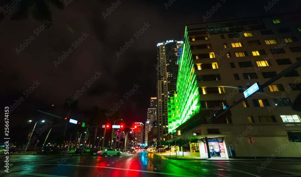 Fototapeta premium Downtown Miami at night