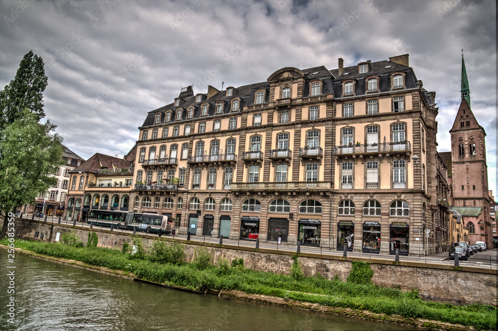 old aristocratic houses in strasbourg