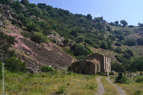 Miniera abbandonata di Serra e S'illixi sulla Via dell'Argento