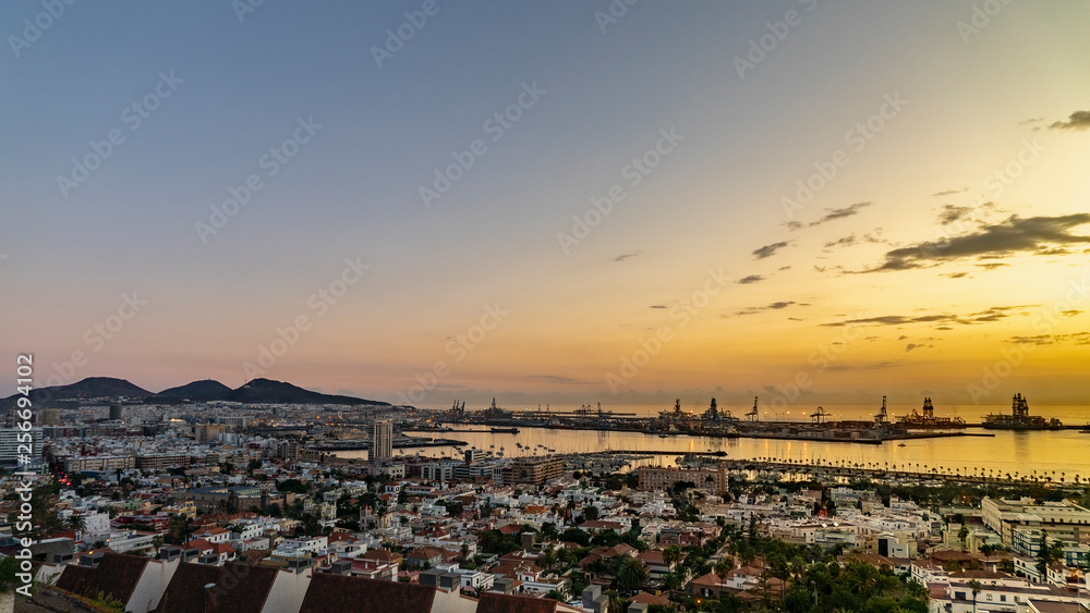 Obraz premium sunrise in the Las palmas city