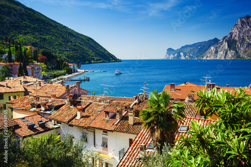 Canvas Print View on Garda lake over vintage houses in Torbole