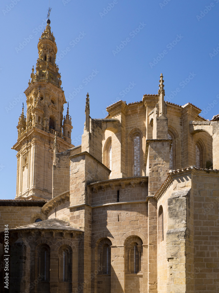 Vistas de la Catedral de Santo Domingo de la Calzada, en  La Rioja verano de 2018
