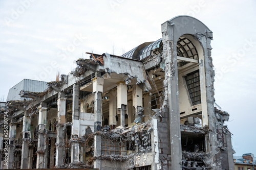 Φωτογραφία Destroyed building after demolition, man-made accident