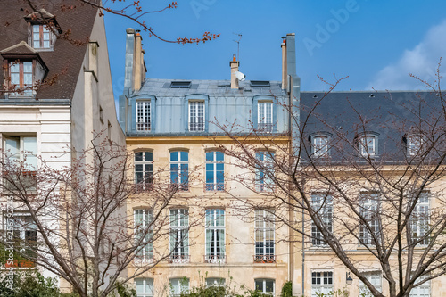 Sticker Paris, beautiful buildings in the Marais, typical parisian facades and windows