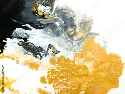 Czarno-biały ze złotym kreatywnym abstrakcyjnym ręcznie malowanym tłem, marmurowa tekstura