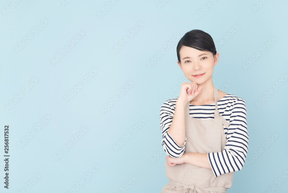 エプロンの女性 エプロンの女性