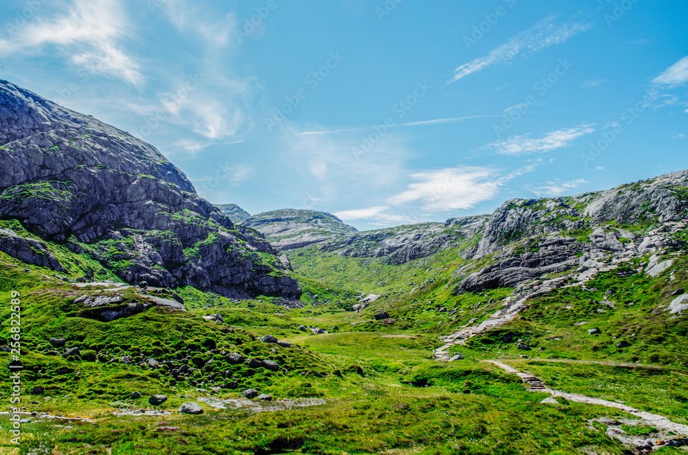 Naklejka premium Kjerag