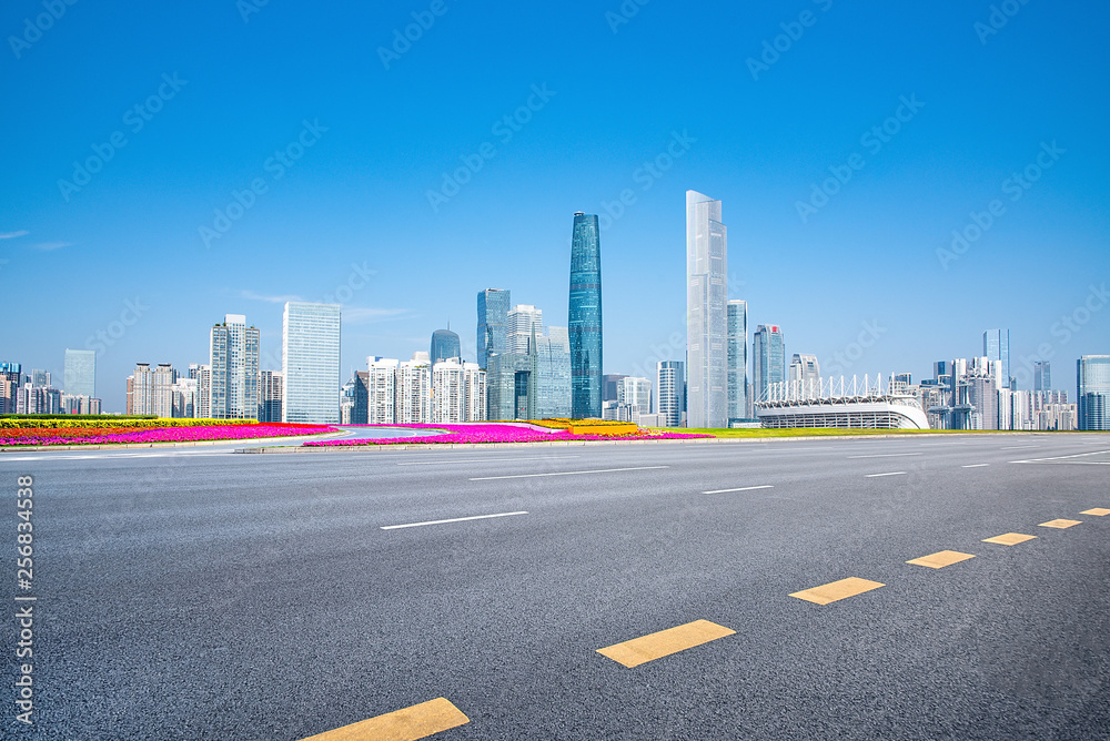 Fototapeta premium Guangzhou urban architecture and urban traffic roads
