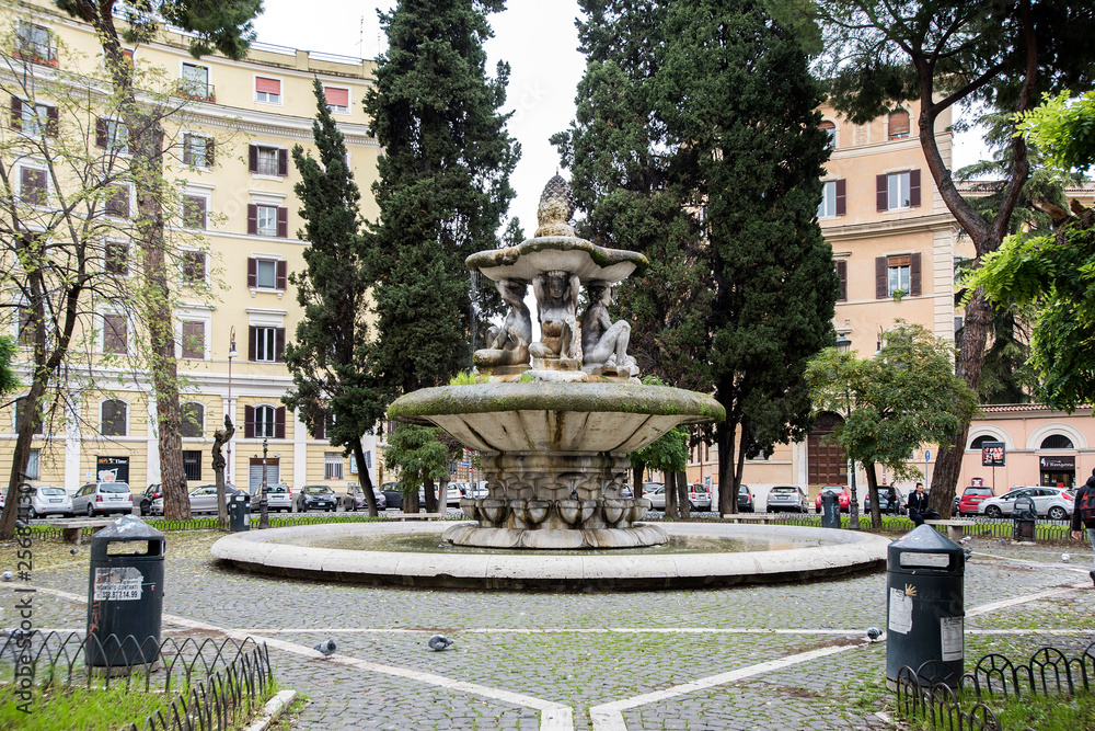 fontana delle cariatidi a piazza dei quiriti, roma