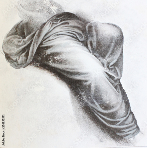 Fotografie Etude of drapery for painting Saint Anne by Leonardo Da Vinci in a vintage book