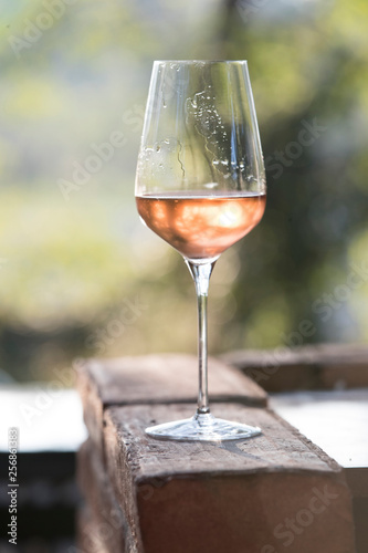 vertical rosè wine