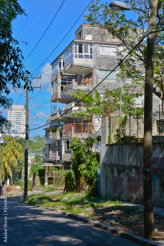 Fototapeta premium Stadtansicht, Straßenszene, Vedado, Havanna, Kuba