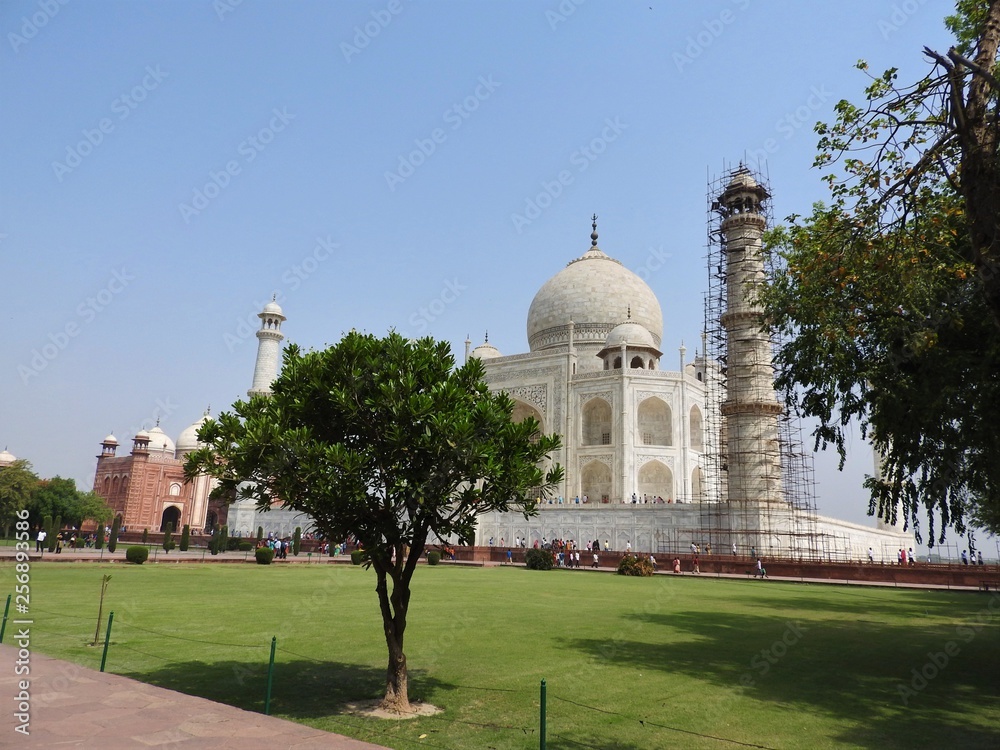 Taj Mahal mausoleum and symbol of love, white ivory marble on the South Bank of the Yamuna river in the Indian city of Agra, Uttar Pradesh.