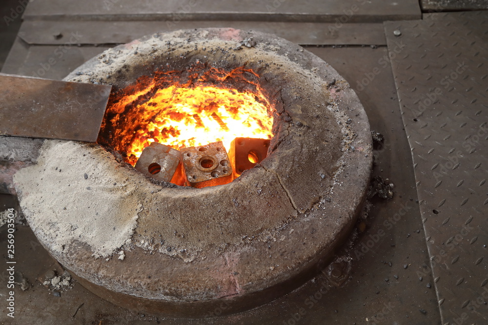 Foundry Process-Process Of Melting Metals At High Temperatures In ...