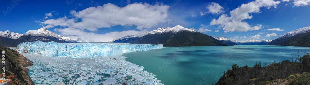 Obraz premium View of The Perito Moreno Glacier 