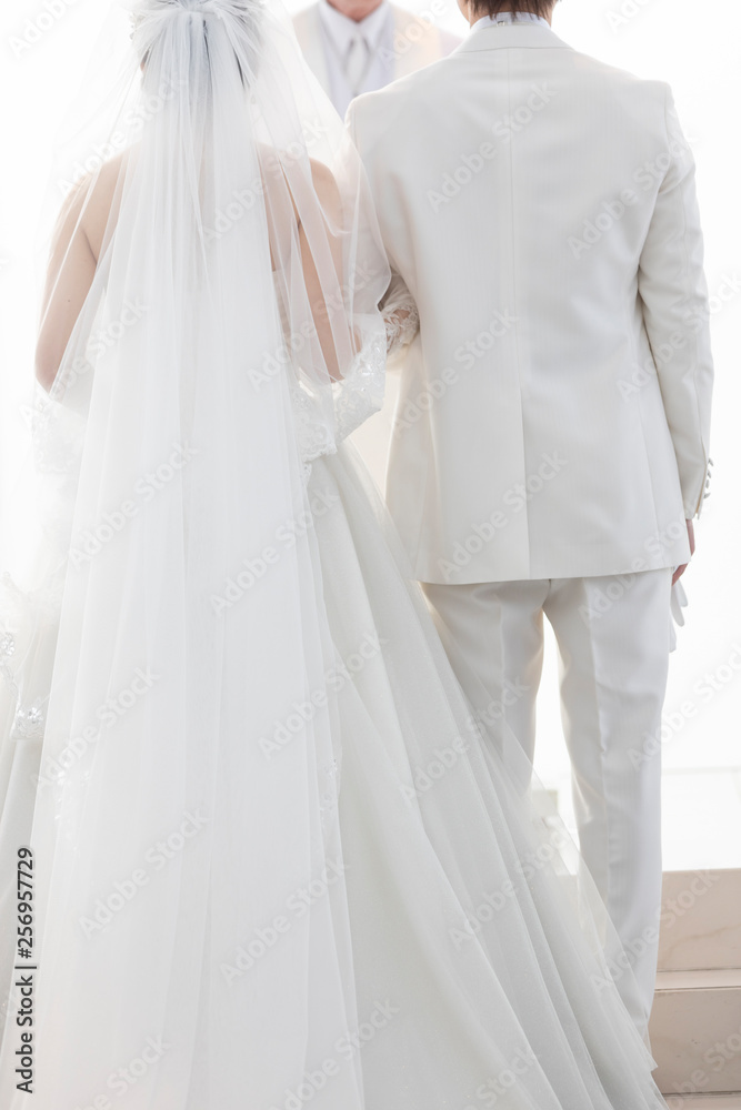 結婚式 新郎と新婦の後ろ姿 Stock Photo Adobe Stock 結婚式 新郎と新婦の後ろ姿 Stock Photo Adobe Stock