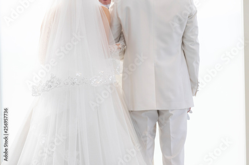 結婚式 新郎と新婦の後ろ姿 Stock Photo Adobe Stock