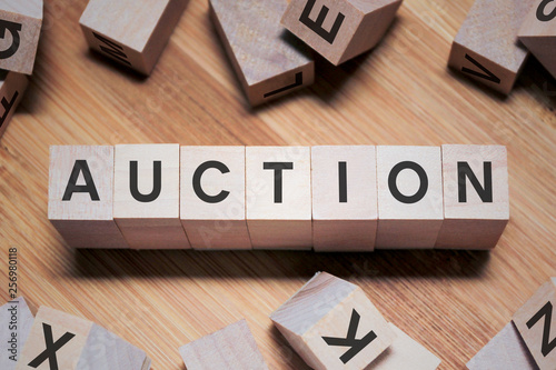 AUCTION Word In Wooden Cube