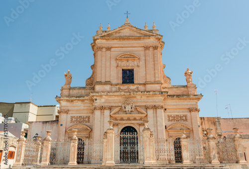 Ispica ist eine der Barockstädte im Südosten Siziliens. Hier die Kathedarale Santa Maria Maggiore von Vincenzo Sinatra photo