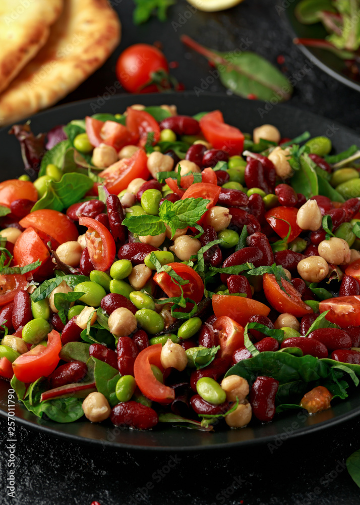 Fresh Beans salad with flatbread and mix of vegetables