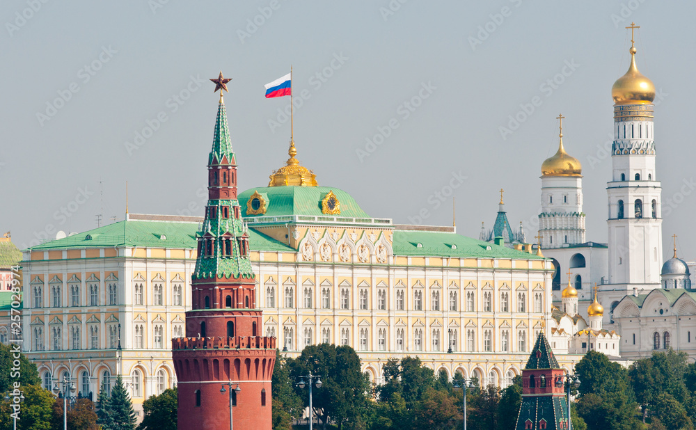 Φωτογραφία The Grand Kremlin Palace and churches of Moscow Kremlin. Russia