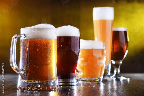 Foto Composition with five glasses of beer