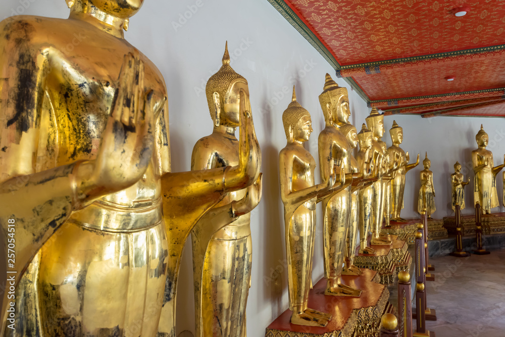 Fototapeta premium Buddhist temple, Wat Pho in Bangkok ,Asia Thailand