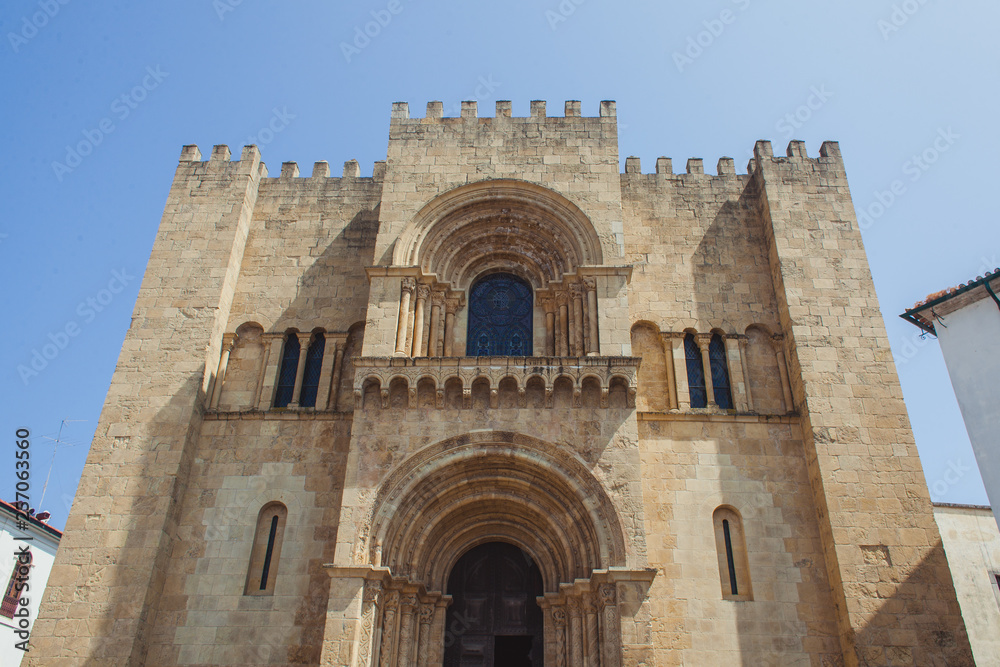 medieval catholic cathedral in Portugal, Se Velha in Coimbra