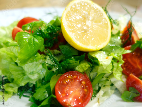 green salad tomato lettuce 