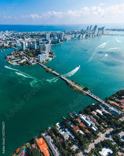 Aerial view of Miami islands on a sunny day © manophoto