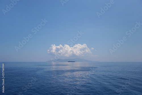 sea and blue sky © Nati la Roue