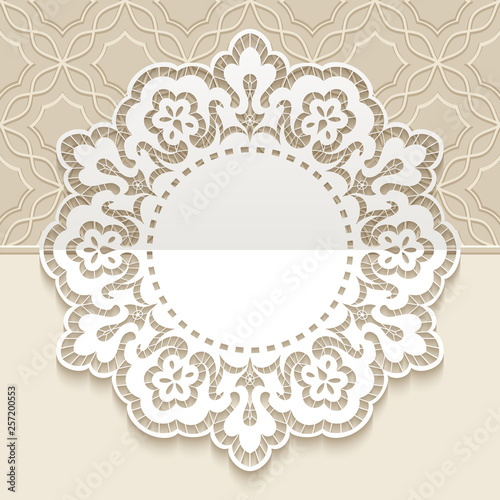 Vintage round doily with lace border pattern