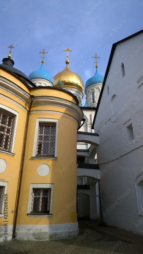 Obraz premium Old ortodox monasteries in Moscow Russia