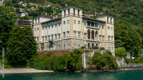 Blick auf den Palast Palazzo Gallio Gravedona am Comer See in Italien