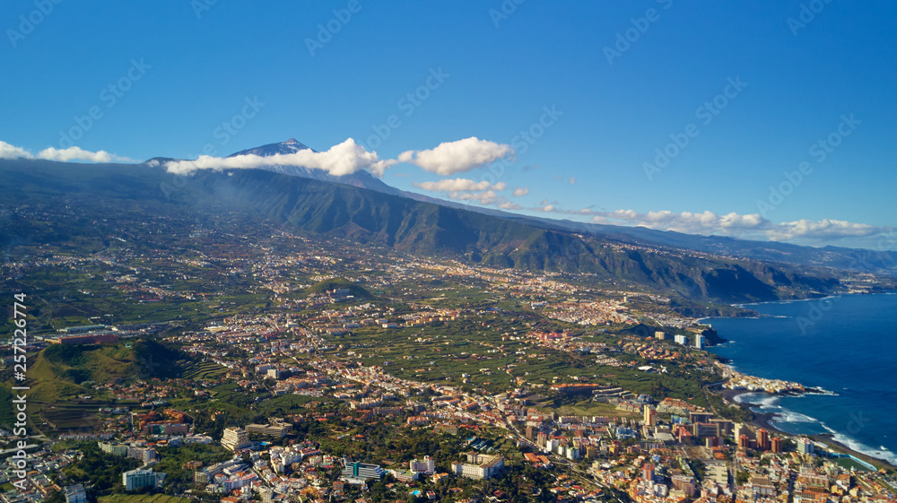 Fototapeta premium view of puerto de la cruz tenerife