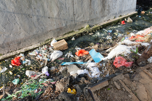 Bild auf Leinwand Umweltverschmutzung, Müll, Plastik