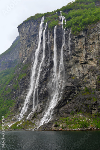 die 7 Schwestern Wasserfälle im Geirangerfjord