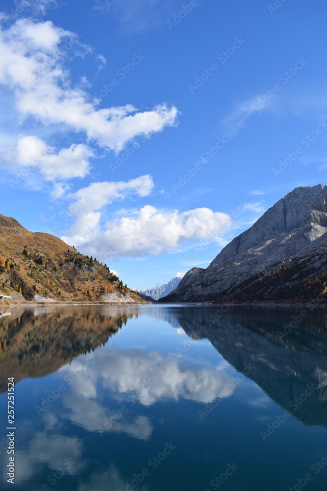 Fototapeta premium lake in mountains