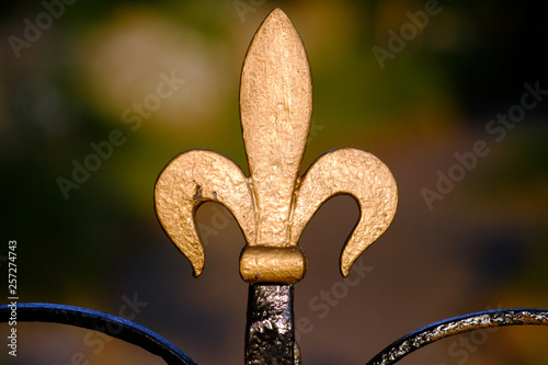 gold finial