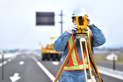 Fotografía 工事測量・男性・エンジニア
