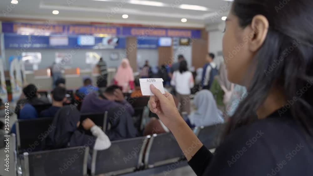 Asian women are tired of waiting for queue numbers while in public service