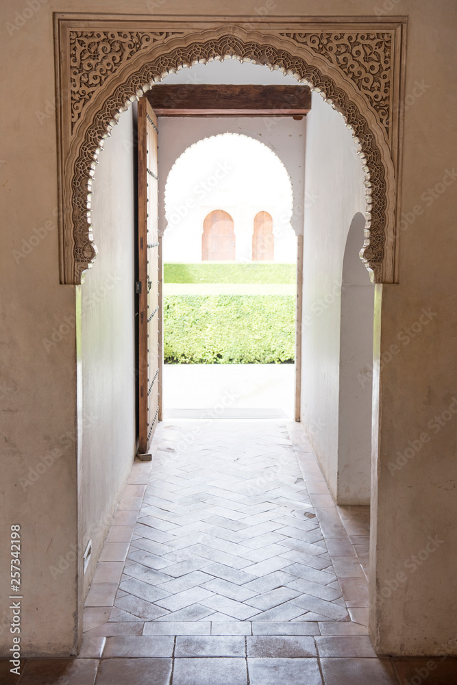 Fototapeta premium Architectural Beauty of Alhambra Palace