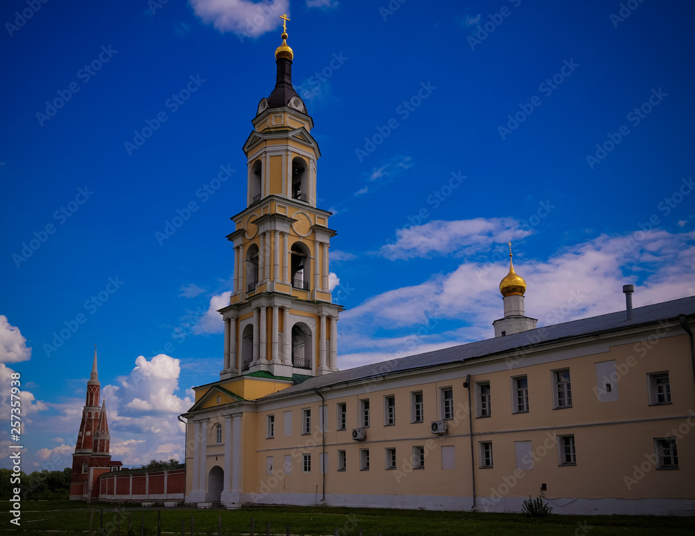 Obraz premium View to Church of the Presentation of the Blessed Virgin in the Temple in Epiphany Staro-Golutvin cloister, Kolomna, Moscow region, Russia