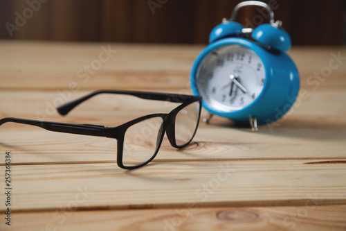 Clock alarm clock with glasses