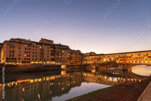Ponte Vecchio and Arno River - Florence Italy © Alberto Masnovo