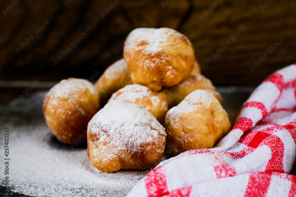 Fototapeta premium Bunuelos de viento - Spanish Easter doughnut