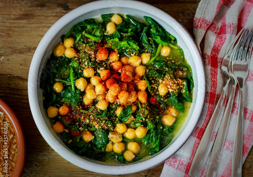 Espinacas con garbanzos - Spinach and chickpea stew